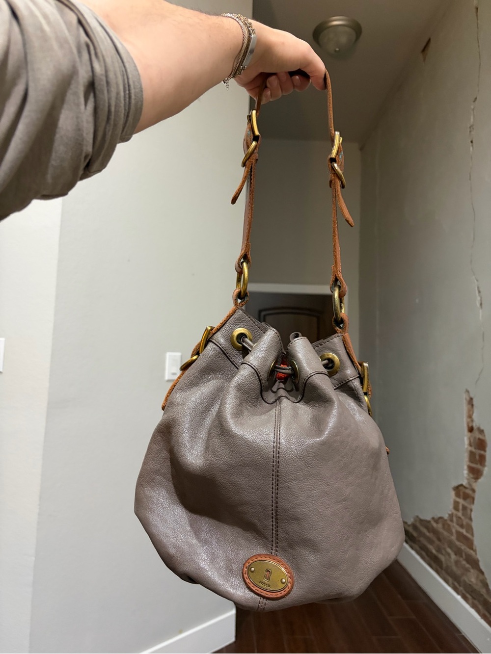 Vintage Reissue Fossil Maddox Bucket Bag - taupe with brown strap